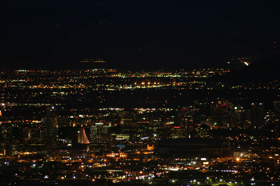 Downtown Phoenix from South Mountain lookout (300mm, f/5.6, 0.4 sec, ISO 400)<!--CRW_1882.CRW-->